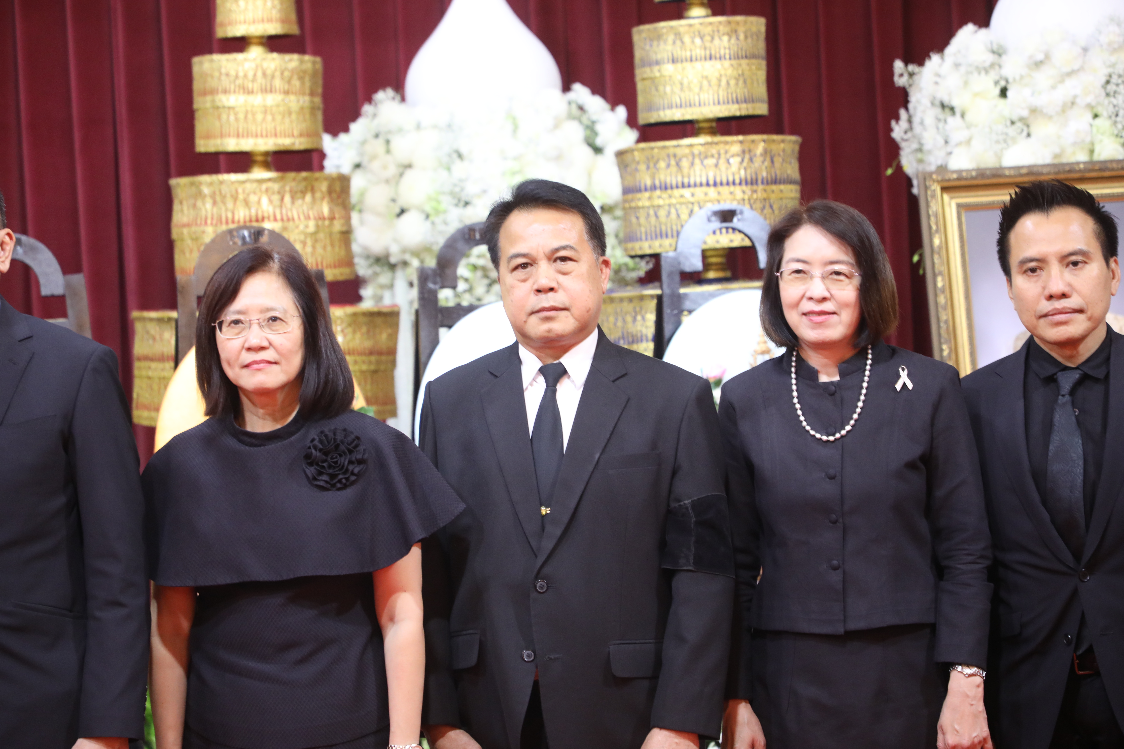 title - ส.ป.ก. ร่วมอาลัย เข้าร่วมงานสวดพระอภิธรรม นายจรัลธาดา กรรณสูต องคมนตรี อดีตปลัดกระทรวงเกษตรและสหกรณ์